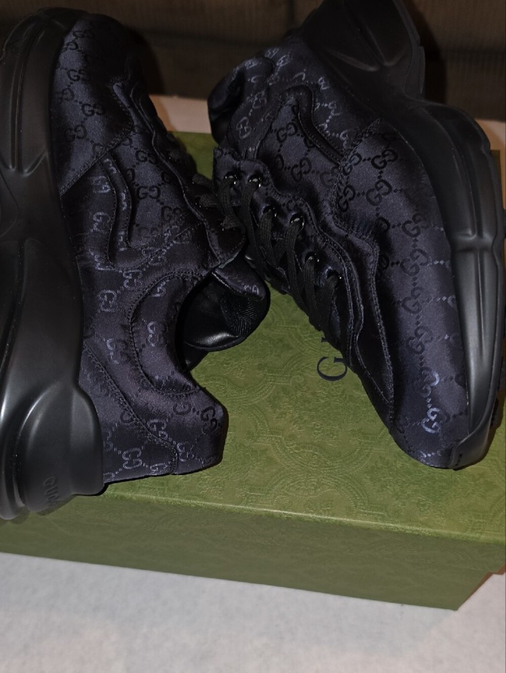 Gucci Black GG Satin Low-Top Sneakers - Picture 4 of 9